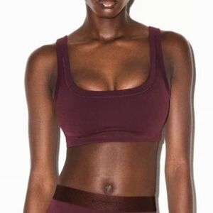 3296 Nike SKIMS Vintage Seamless Sz XS Color Currant